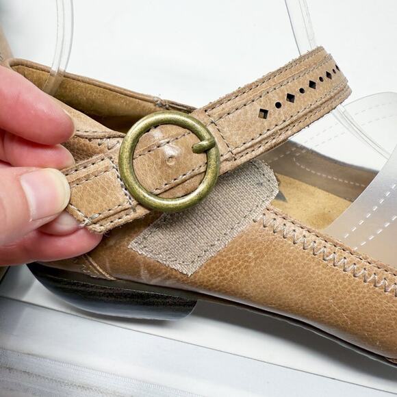 Taos Tan Leather Esteem Mary Janes Women's Sz 10 Cushioned Insole w Arch Support - Picture 8 of 10
